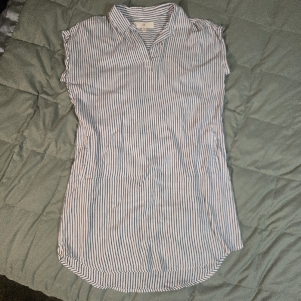Thread & Supply striped gray and White Women's shirt Dress, falls to the knee